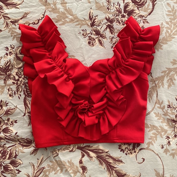 Off-shoulder Ruffle Crop Top - Picture 2 of 4